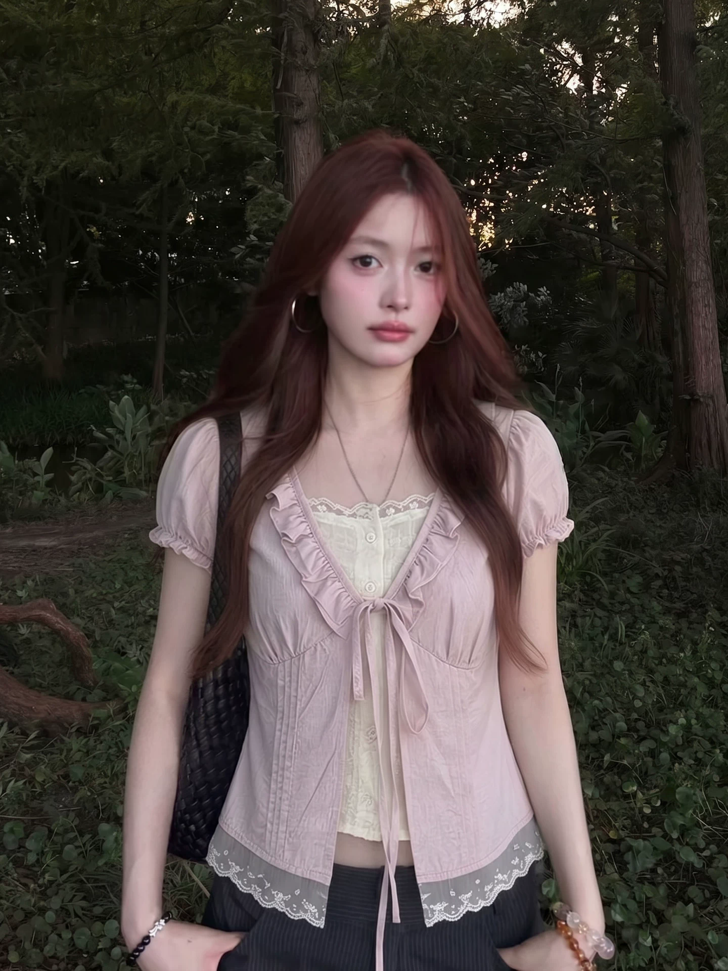 달콤함 소녀 바람 페이크 레이어드 반팔 여성 셔츠 2026 여름 거품 소매 레이스 레이스 슬림해 보이는 맨위