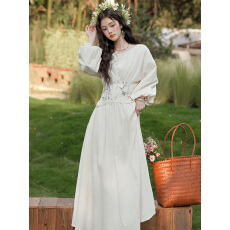 批发漫庭法式竹节棉绣花<b class='q'>连衣裙</b>女早春收腰田园度假a字长裙