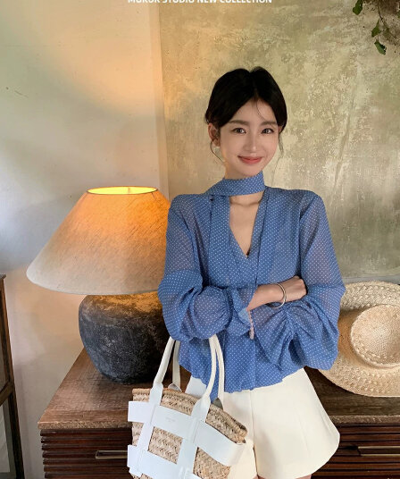 남쪽 법 휴일 파란색 도트 무늬 얇고 가벼운 V 넥 셔츠 여성 긴 소매 봄 여름 새로운