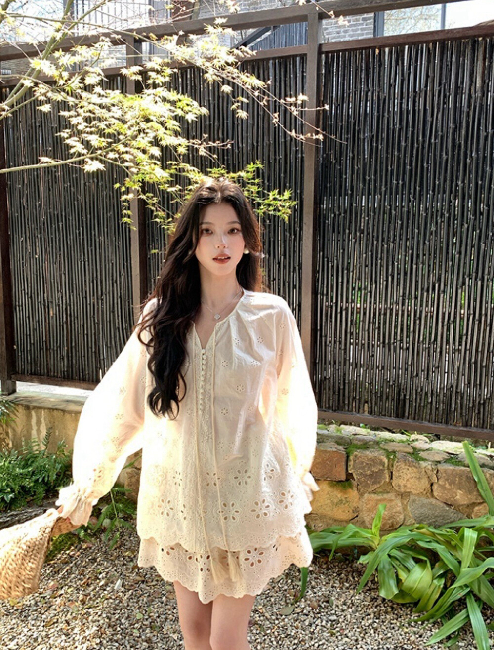 2026 봄 여름 새로운 디자인 센스 홀로우 아웃 레이스 맨위 반신 치마 세트 여성