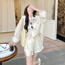批发爱心刺绣夏天巨好看的<b class='q'>套装</b>女2026新款防晒衬衫➕<b class='q'>短裤</b>两件套