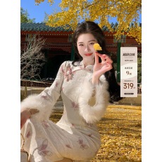 批发凌茜恣禾云蝶新中式粉蝴蝶丝绒<b class='q'>改良</b><b class='q'>旗袍</b>女冬装拼接毛毛加厚连衣裙