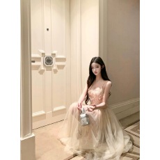 批发Hotdog 热狗很辣 【恬恬玉软】法式立体花朵<b class='q'>蕾丝</b>拼接吊带连衣裙女