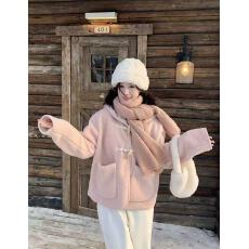 批发<b class='q'>实拍</b>~ 软糯羊羔毛可爱乖巧加绒保暖牛角扣加毛加厚外套棉衣秋冬