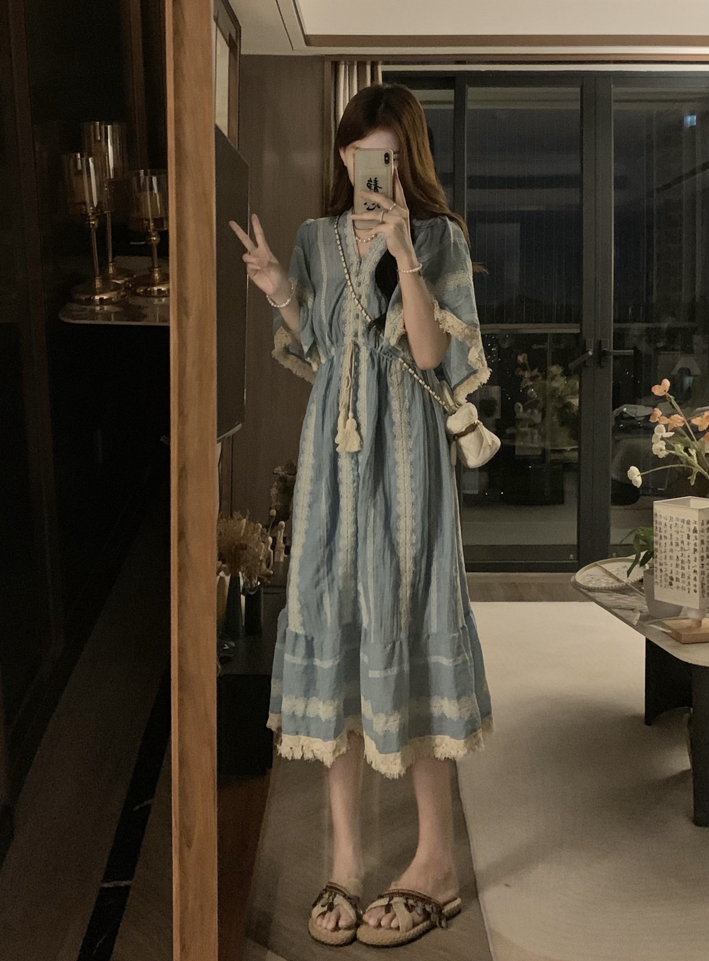 실사 보헤미안 분위기 센스 파란색 V넥 자수 해변 휴가 바람 드레스 여름