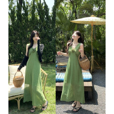 批发实拍 漫野绿境法式复古感立体花朵雪纺收腰V领无袖连衣裙搭配<b class='q'>开衫</b>