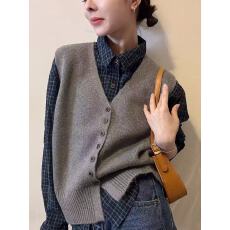 批发简约纯色百搭休闲针织马甲2026<b class='q'>春</b>款无袖叠穿气质马夹设计感外套女