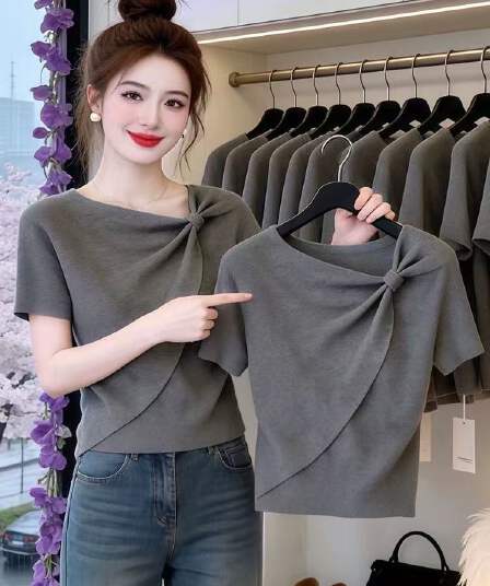 2026 여름 새로운 여성 나비 비틀림 디자인 센스 반팔 티셔츠 작은 대중 슬림해 보이는 고유 한 아름다운 맨위 서비스