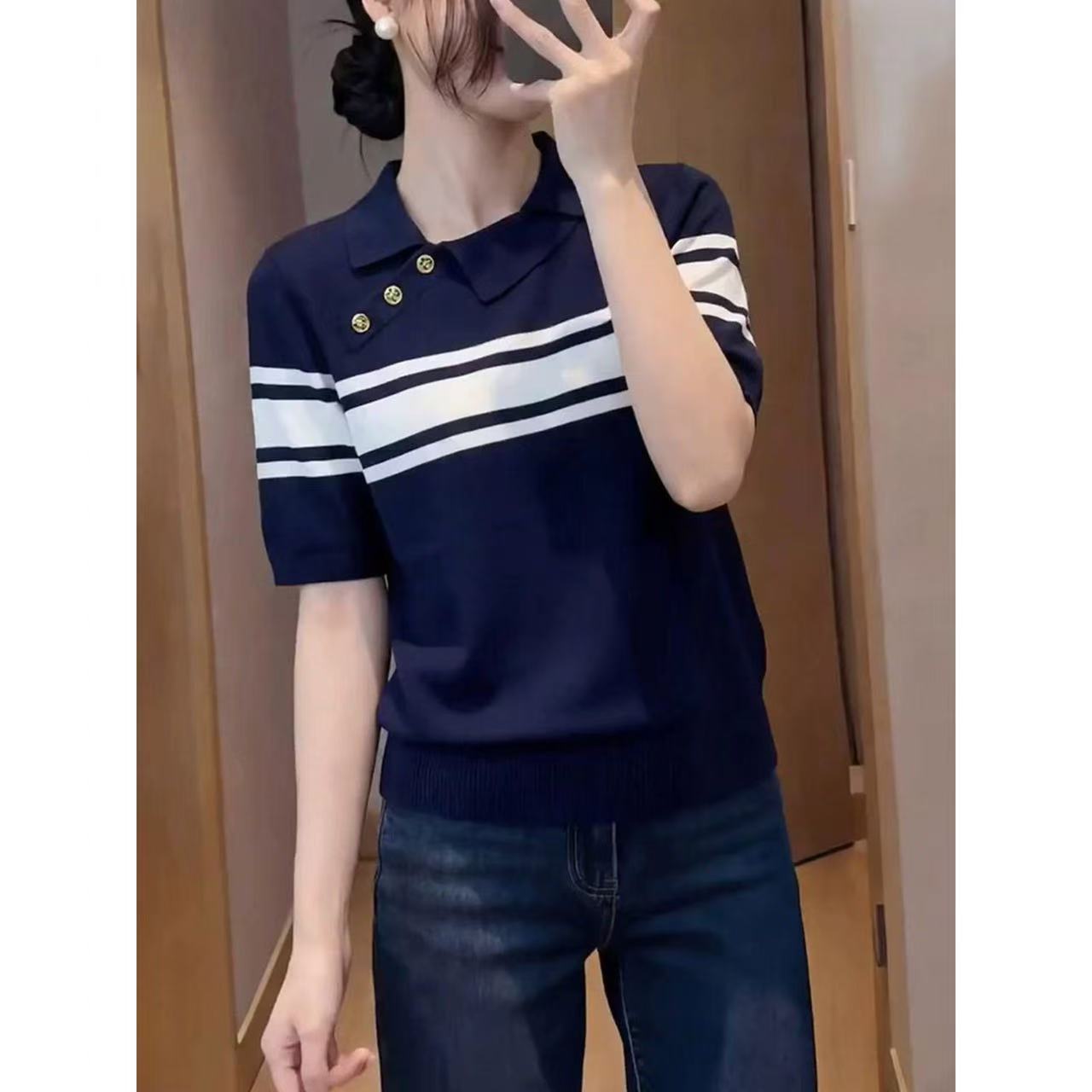 해군 폴로 칼라 반팔 니트 티셔츠 여성 2026 여름 새로운 한 부서 연령 감소 스트라이프 다용도 빅 사이즈 맨위