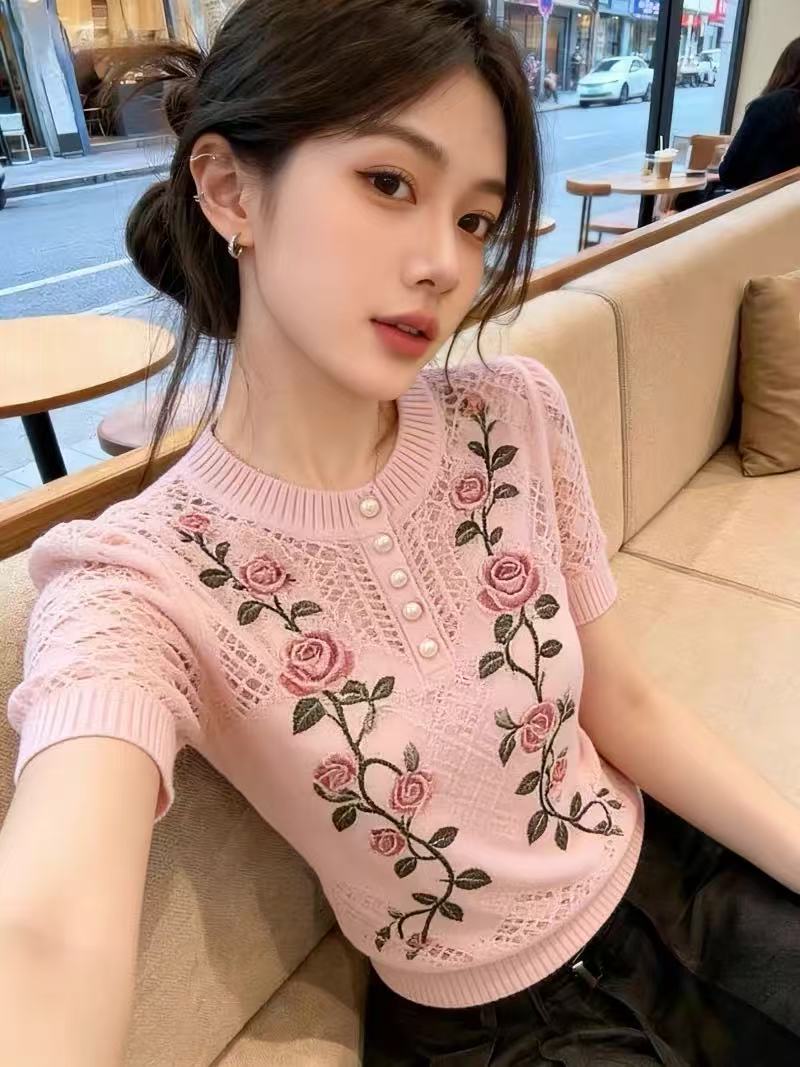 보존 폭발 추천 자수 홀로우 아웃 장미 프린트 니트 스웨터 여성 여름 섹션 연령 감소 품격 반팔 맨위