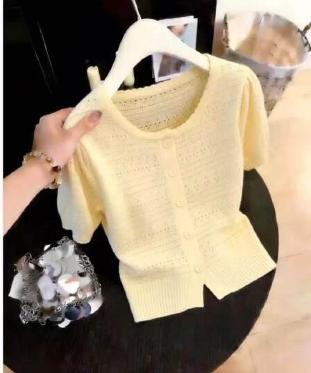 한 부서 반팔 티셔츠 여성 여름 2026 새로운 디자인 센스 홀로우 아웃 니트 오픈 가디건 작은 대중 고유 한 Chic 맨위