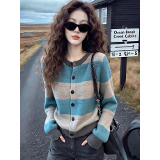 批发松弛感穿搭撞色条纹毛衣外套女秋冬保暖针织<b class='q'>开衫</b>时髦洋气长袖上衣