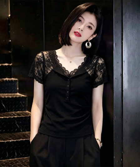 검정색 레이스 홀로우 아웃 V넥 반팔 티셔츠 여성 여름 품격 로얄 자매 디자인 센스 작은 대중 몸매 가꾸기 슬림해 보이는 맨위