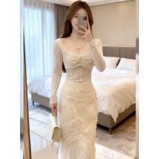 批发富家千金miu系穿搭白色收腰气质<b class='q'>连衣裙</b>2025秋冬新款长裙裙子女装