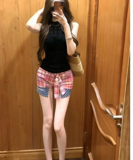 아메리칸 핫걸 검정색 반하이넥 민소매 조끼 여성 여름 인사이드 가져 가라. 외출용 몸매 가꾸기 슬림해 보이는 다용도 쇼트 스타일 맨위