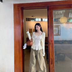 批发韩系减龄纽扣开衫+系带荷叶摆波点吊带背心两件套女上衣套装
