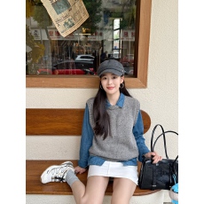 批发灰色日系圆领针织<b class='q'>马甲</b>女毛衣<b class='q'>背心</b><b class='q'>牛仔</b>衬衫叠穿两件套装