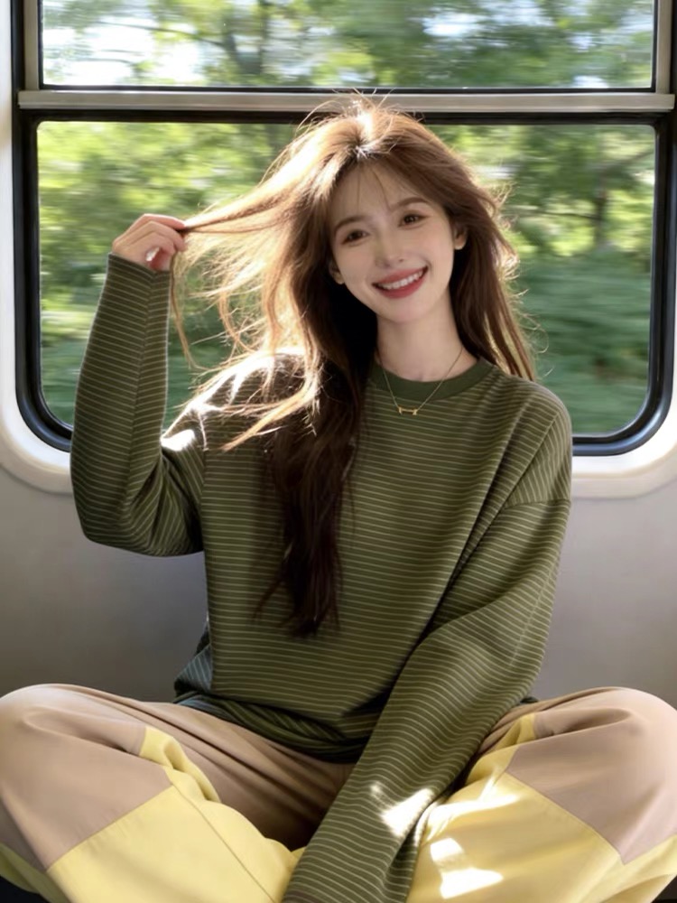 봄 새로운 녹색 스트라이프 라운드 넥 루즈핏 맨위 여성 작은 키 슬림해 보이는 긴팔 티셔츠