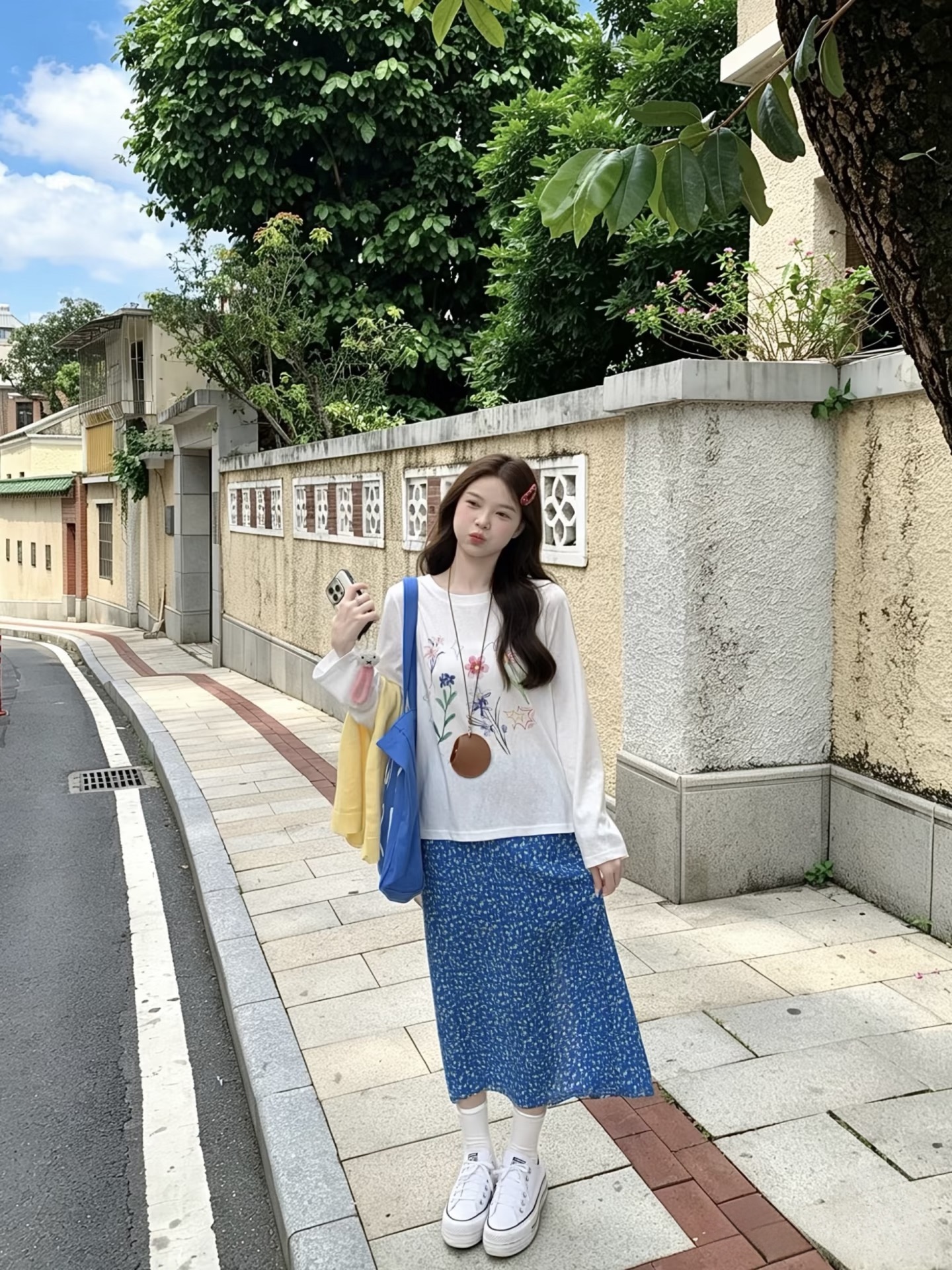 여름 켜기 새로운 긴팔 티셔츠 여성 봄 여름 자외선 차단 느긋한 블라우스 파란색 꽃무늬 반신 스커트 투피스 슈트