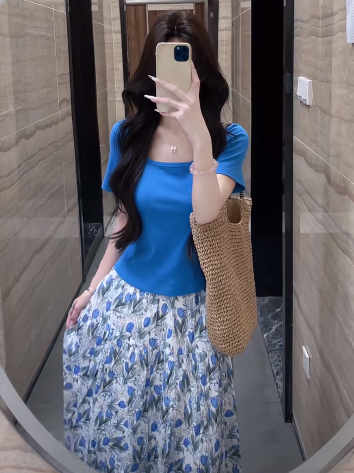 여름 켜기 새로운 고유 한 아름다운 파란색 세트 드레스 여성 여름 반팔 u 칼라 티셔츠 꽃무늬 반신 스커트 투피스 세트
