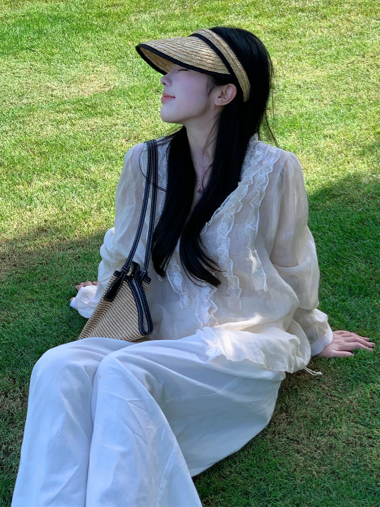 여름 켜기 새로운 여름 드레스 투피스 세트 캐주얼 한 부서 쌀 살구 색상 레이스 조각 자외선 차단 셔츠 와이드 레그 팬츠 세트 여성