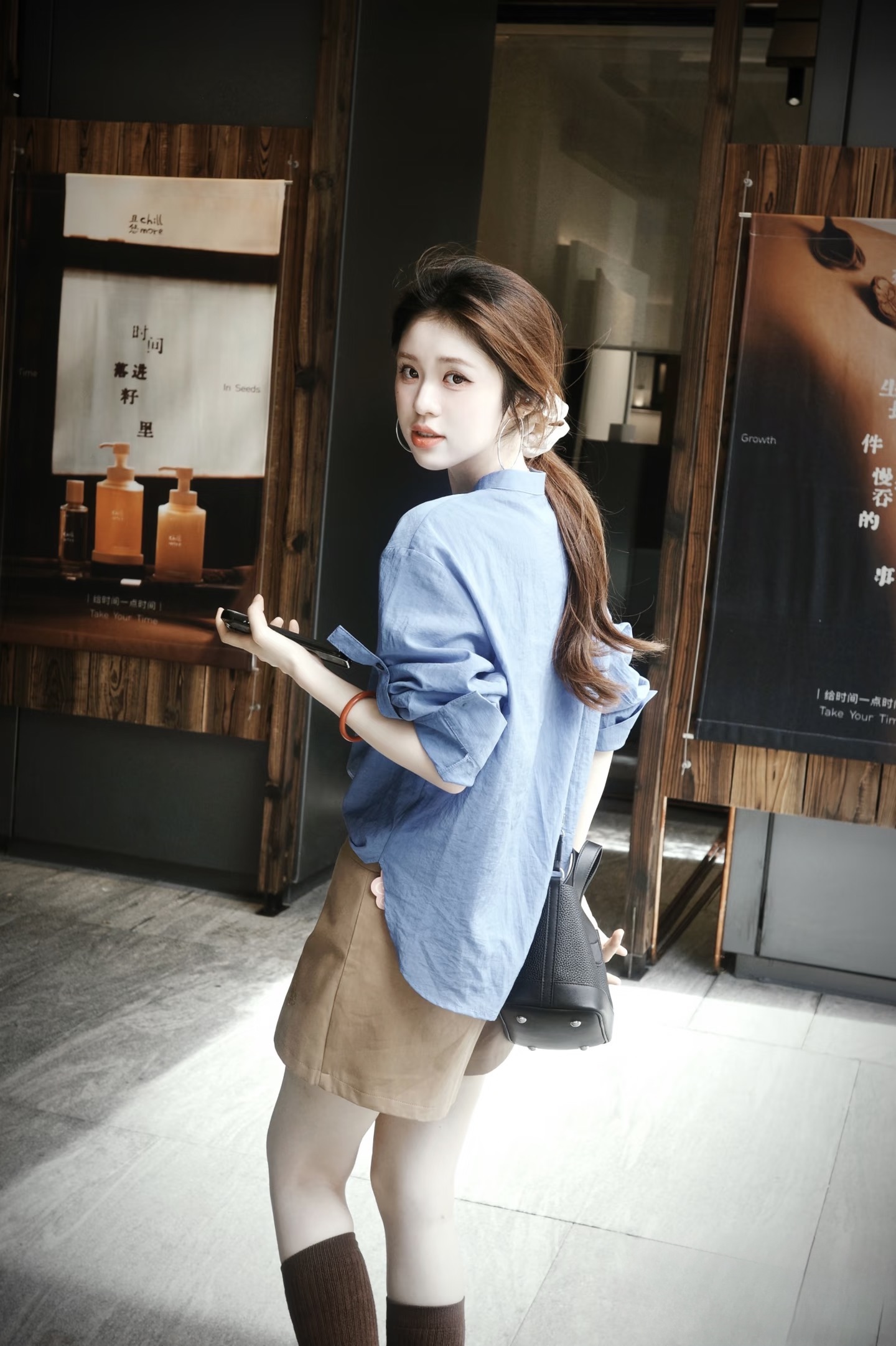 여름 켜기 새로운 오래된 돈 바람 V넥 여성 셔츠 느슨함 센스 자외선 차단 셔츠 패션 다용도 연령 감소 통기성 맨위