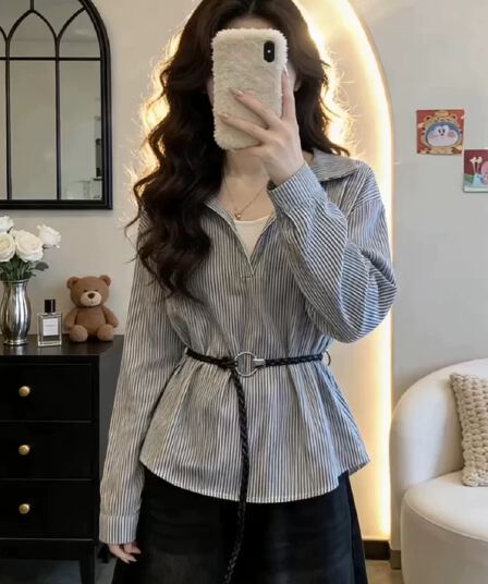 페이크 레이어드 배색 polo 여성 셔츠 이른 봄 새로운 디자인 센스 작은 대중 부드러운 베르사이유 슬림해 보이는 스트라이프 맨위