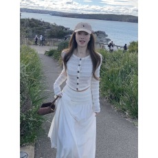 2026春季流行风格约会穿搭针织套装大方得体绝美法式白色连衣裙女