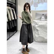 批发2026新款针织马甲碎花半身<b class='q'>连衣</b>裙子女早秋季韩系穿搭一整套装<b class='q'>长裙</b>