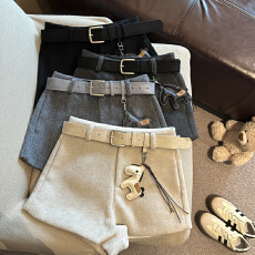 批发实拍 <b class='q'>时尚</b>百搭高腰显瘦毛呢阔腿裤短裤女秋冬新款配腰带小马挂件