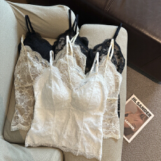 批发实拍 2026夏法式蕾丝V领修身吊带女带<b class='q'>胸</b>垫水滴杯内衣<b class='q'>托</b><b class='q'>胸</b>美背心