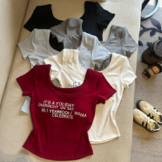 批发实拍 2026春季<b class='q'>新款</b>韩版方领带胸垫短袖T恤<b class='q'>女</b>修身字母印花上衣<b class='q'>女</b>