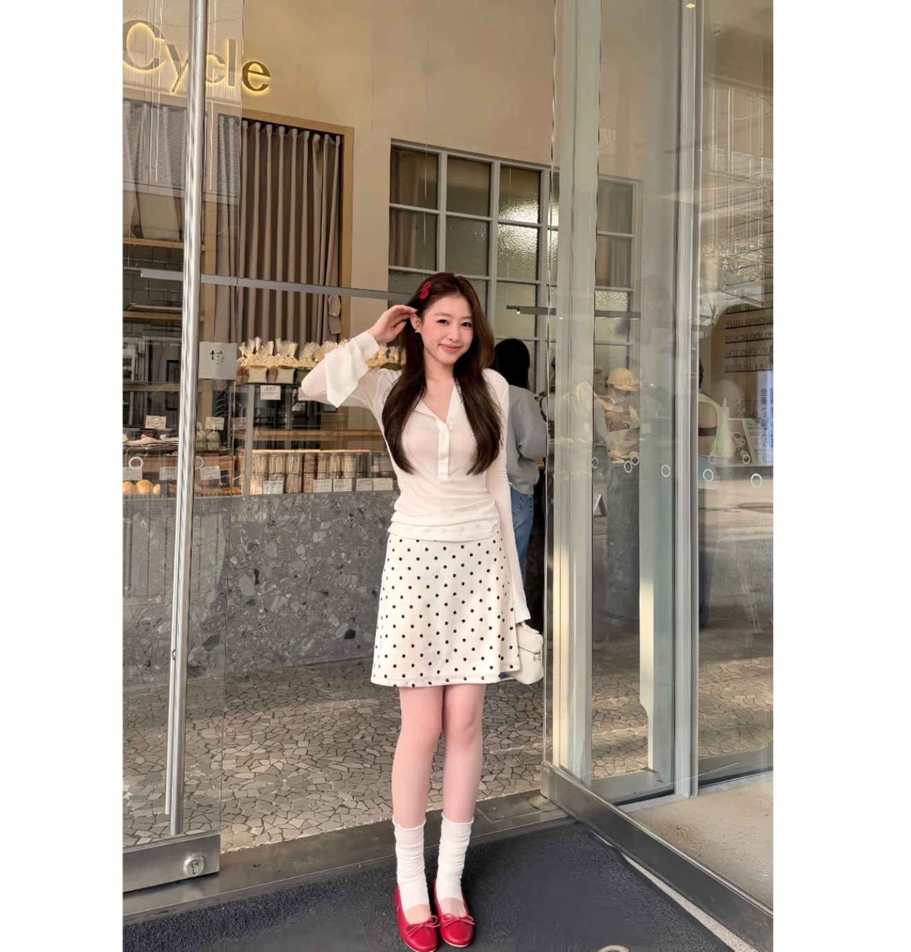 작은 뭐라구? 작은 화이트 티 디자인 센스 연령 감소 한 부서 레트로 자카드 도트 무늬 반신 스커트