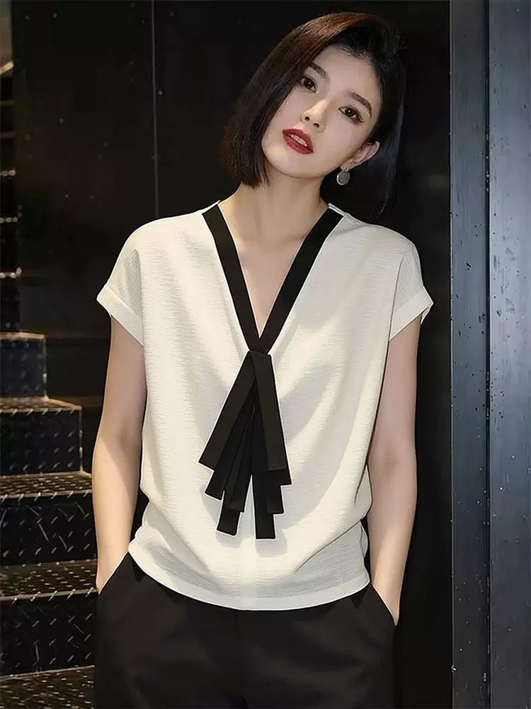 빛 요리 한 바람 화이트 V넥 리본 패치워크 반팔 여성 셔츠 2026 여름 새로운 패션 외국 가스 출퇴근 맨위