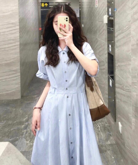 학원 스타일 스트라이프 셔츠 여성 드레스 2026 여름 새로운 파란색 POLO 칼라 허리 수축 출퇴근 면접 롱 스커트