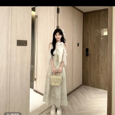 批发house 香草奶酪  清甜少女风法式挂脖收腰碎花连衣裙罩衫套装