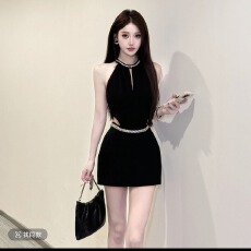 星河入梦夏季新款纯欲风露腰显瘦无袖挂脖连衣裙260959