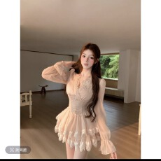 批发瑞茜·威瑟斯 柔雾玫瑰 早秋纯欲风氛围感小众设计连衣裙 R3903-1W