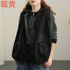 批发实拍2026春季新款宽松短款盘扣马夹女双口袋牛仔背心外穿百搭时尚
