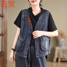 批发实拍2026春新款复古时尚牛仔马甲女V领盘扣坎肩刺绣简约休闲上衣