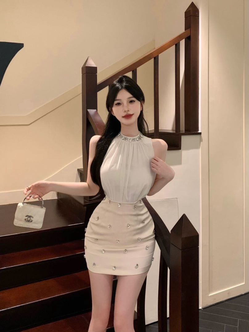 순수한 욕망 바람 외국 가스 섹시함 오프숄더 조끼 여성 외출용 무거운 작업 다이아몬드 세팅 투피스 세트 품격 명문 여성 타이트 스커트 짧은 치마