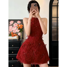 批发红色挂脖蕾丝圣诞<b class='q'>连衣裙</b>2026春夏新款高级感年会礼服短款裙子女装