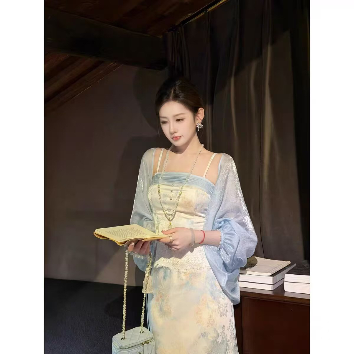파빌리온 와우 얼음 블루 수색 주간 실크 청 샹하지도 시리즈 슬립 반 스커트 오픈 가디건 tt2gxth