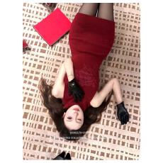 批发Roselyn 圣诞红/米杏色<b class='q'>刺绣</b>蕾丝堆堆领针织<b class='q'>连衣裙</b>纯欲修身包臀裙