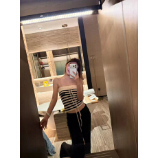 批发慵懒<b class='q'>条纹</b>系 舒适百搭显瘦<b class='q'>条纹</b>针织抹胸上衣女夏季