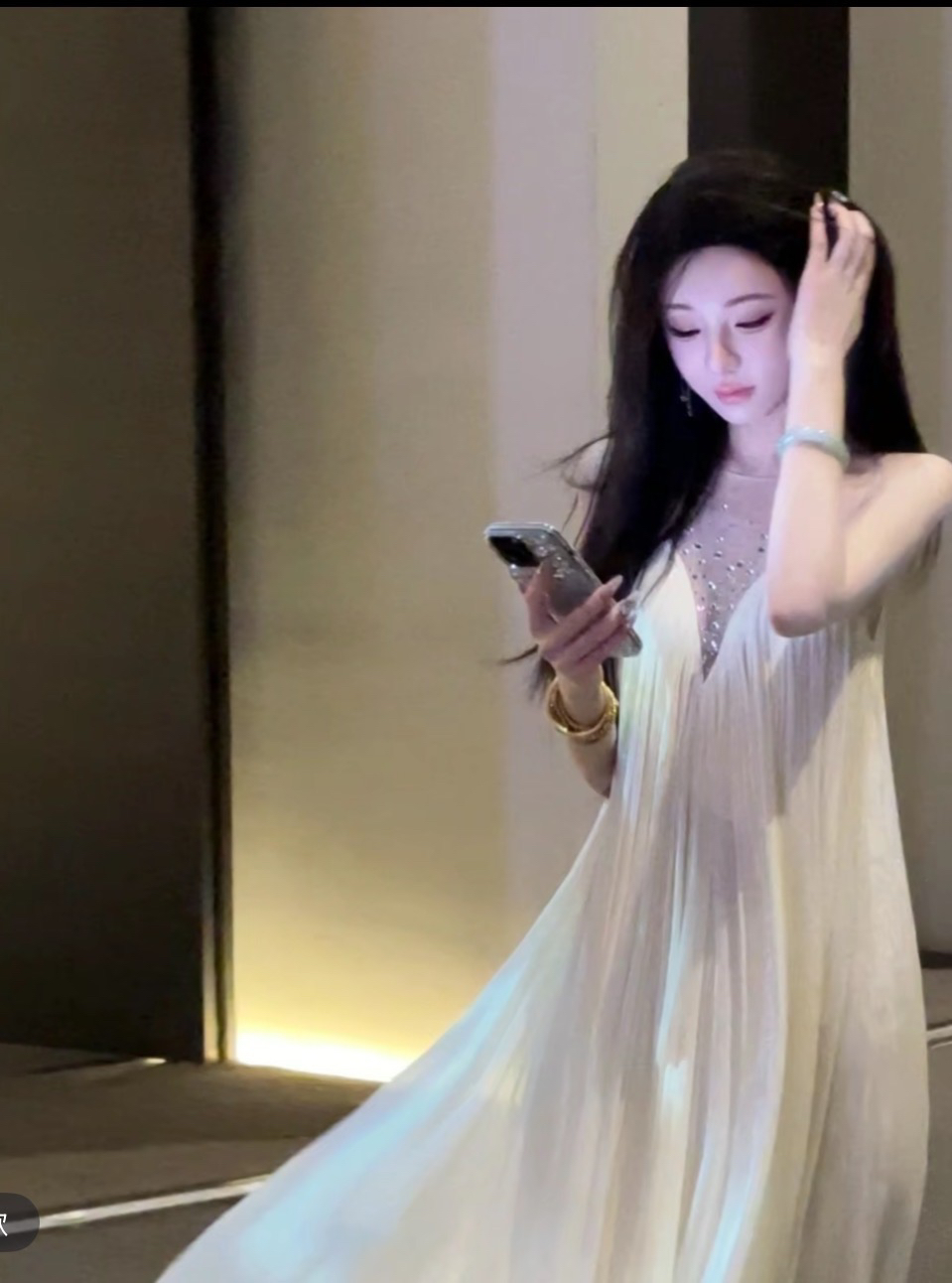 우아한 조 맞춤 애인 눈물 핫픽스 망사 패치워크 광택 주름 드레스