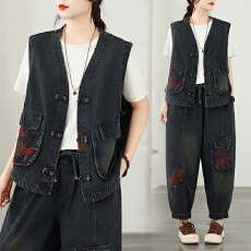 批发春季刺绣复古盘扣<b class='q'>牛仔</b>新中式坎肩<b class='q'>背心</b>水洗贴布绣哈伦<b class='q'>牛仔</b>裤两件套