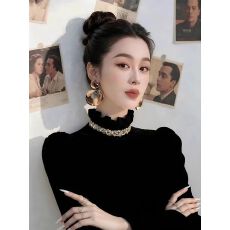 批发<b class='q'>轻熟</b>风丝绒衬衫女春秋轻奢高级感正式场合衬衣年轻款纯欲时尚上衣