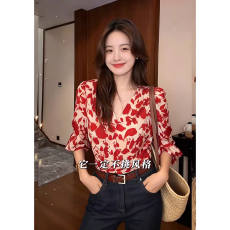 批发美式小个子港风时髦洋气长袖<b class='q'>衬衫</b>女夏季款红色碎花V领七分袖上衣