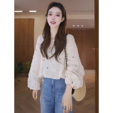 批发高级感彩色爱心刺绣灯笼袖衬衫女夏季新款<b class='q'>宽松</b>显瘦减龄防晒上衣潮